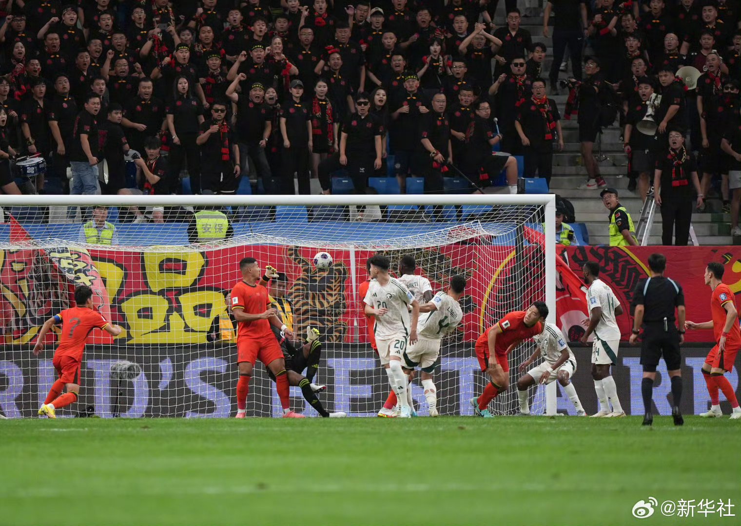 切尔西战平本菲卡,博格巴乌龙送礼世界杯 切尔西战平本菲卡,博格巴乌龙送礼世界杯