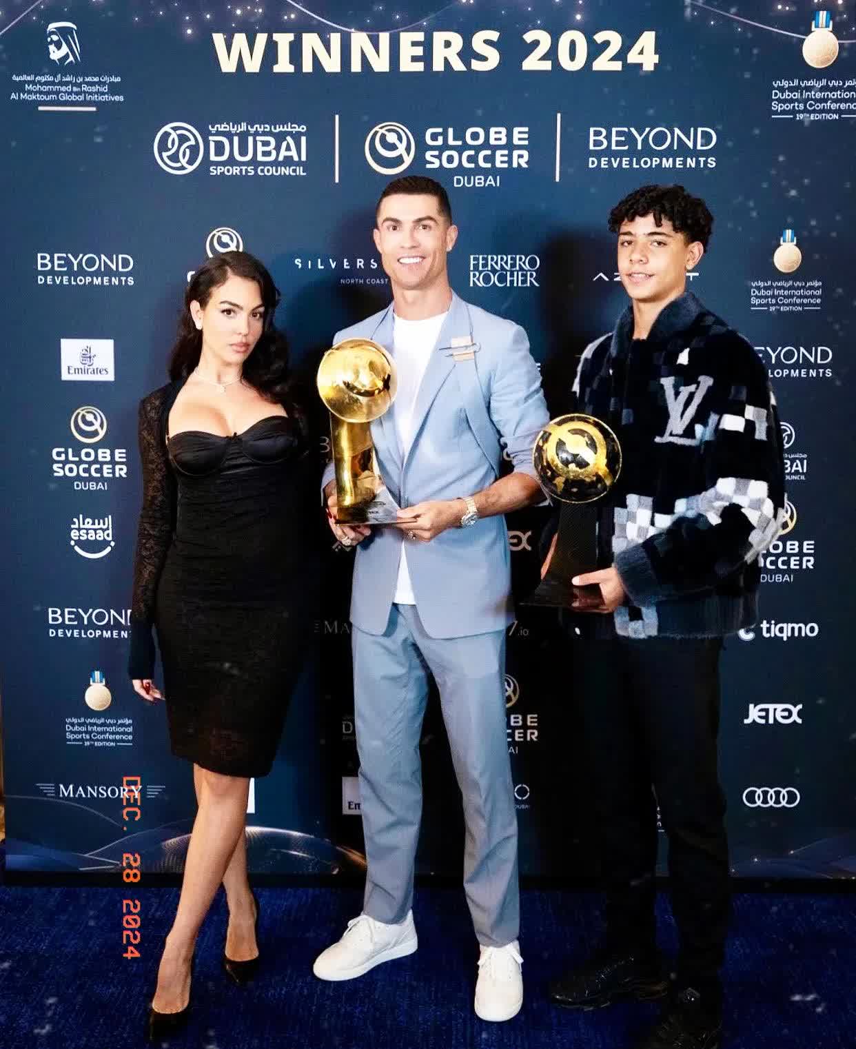 拜仁轻取曼城,C罗乌龙送礼足总杯 拜仁轻取曼城,C罗乌龙送礼足总杯