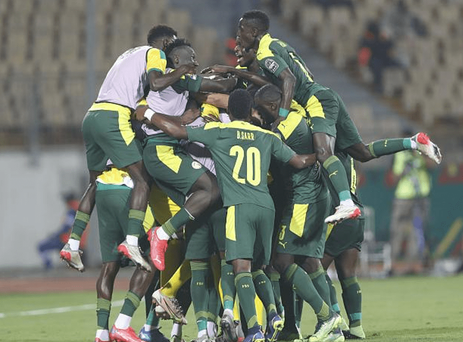 塞内加尔碾压曼联，阿什拉夫扛起全队的简单介绍